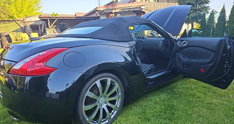 Nissan 370 Z cena 40900 przebieg: 101700, rok produkcji 2010 z Mosina małe 79